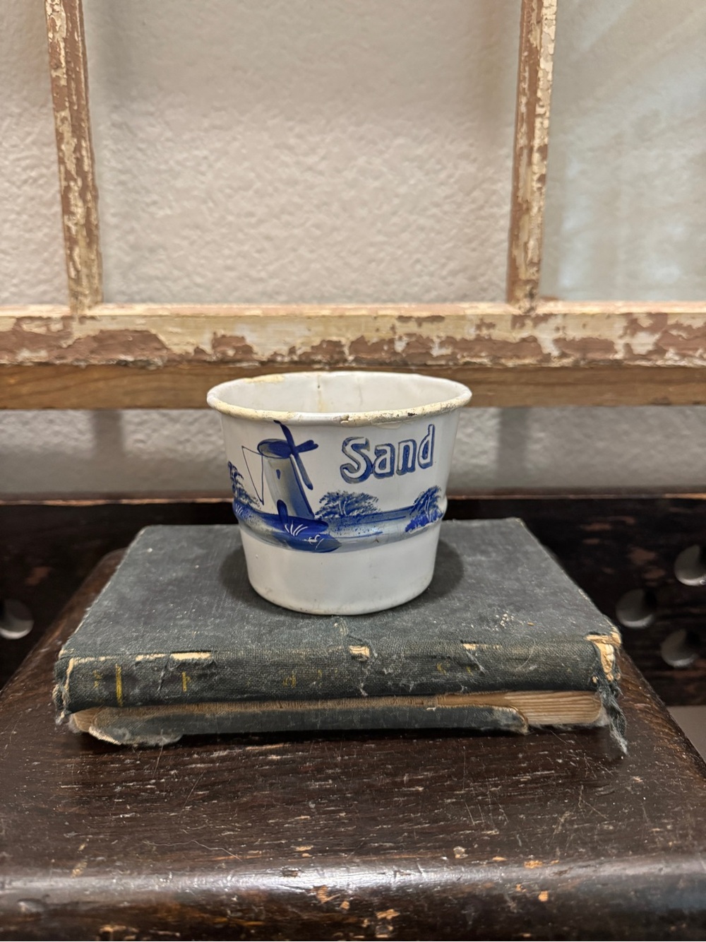 Vintage Blue and White 'Sand' Pot